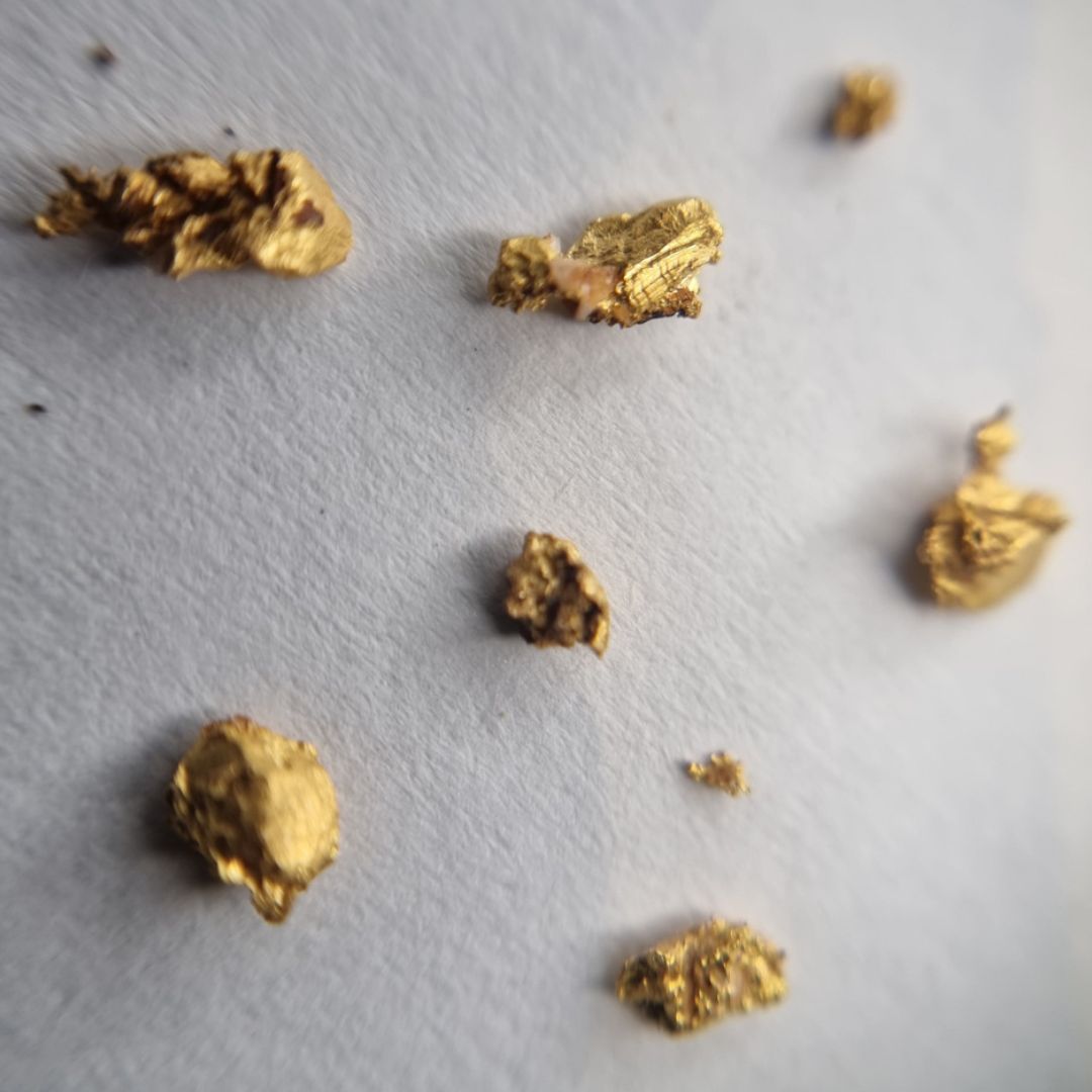 Gold hits record price