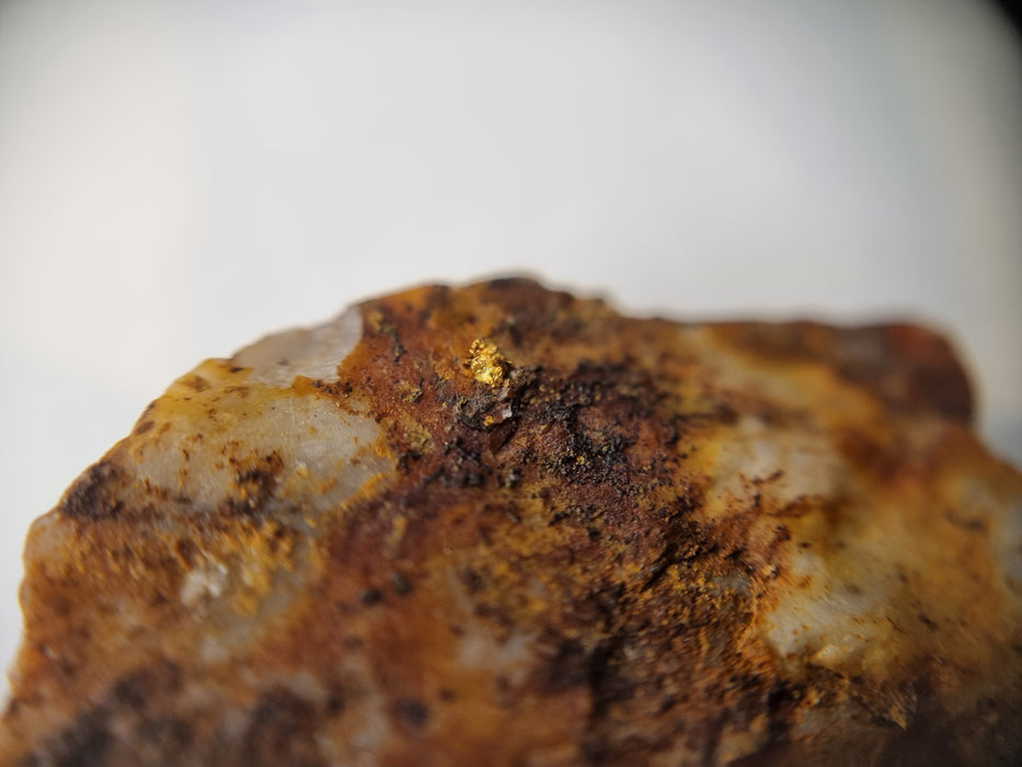 Gold in quartz,  Berringa Victoria Australia   25185