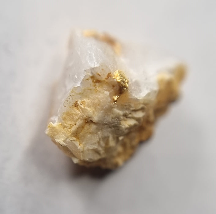 Gold Quartz and Carbonate Minerals - Berringa Victoria. 25186