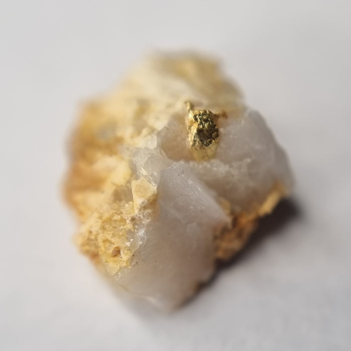 Gold Quartz and Carbonate Minerals - Berringa Victoria. 25186
