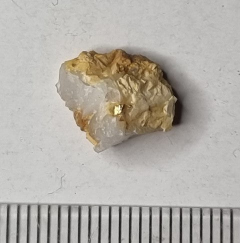 Gold Quartz and Carbonate Minerals - Berringa Victoria. 25186