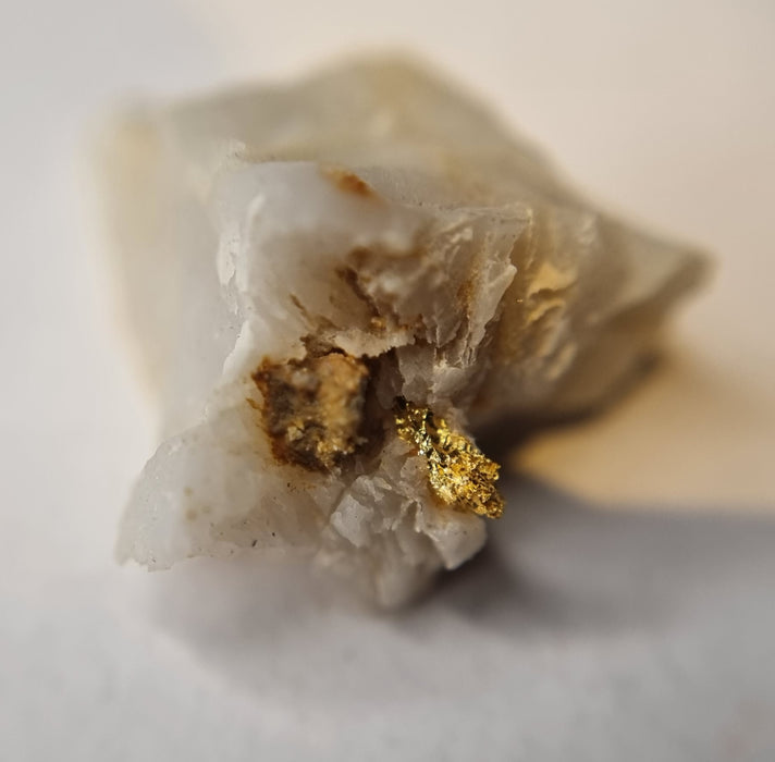 Gold in quartz - Berringa Victoria Australia   25199