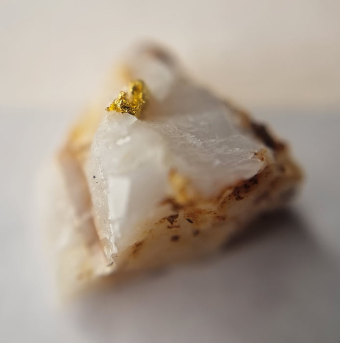 Gold in quartz - Berringa Victoria Australia   25200